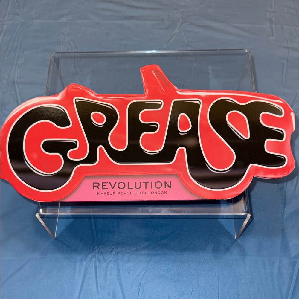 Revolution Grease Palette in Pink and Red and Sandy & Rizzo lipstick - Picture 3 of 5